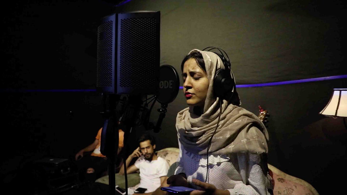 Nargis Khatoon is a singer-songwriter from Srinagar. 