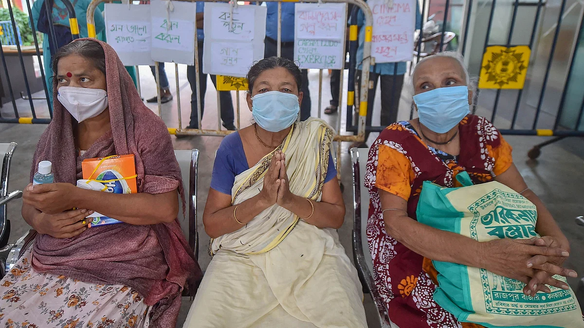 Patients who recovered from COVID-19 prepare to leave Calcutta Medical College Hospital, in Kolkata, Thursday, 27 August, 2020.