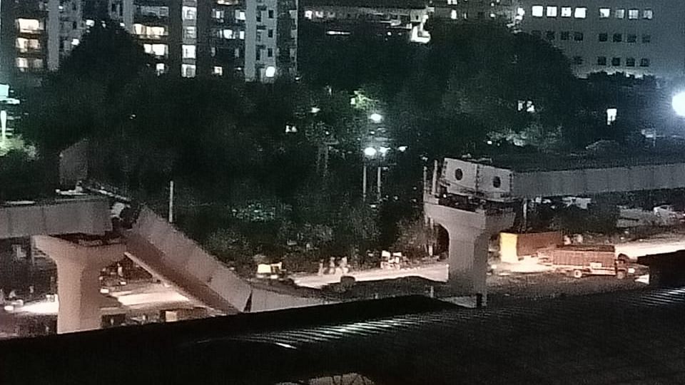 A section of an under-construction flyover collapsed in Gurgaon’s Sohna Road area late at night on Saturday, 22 August.