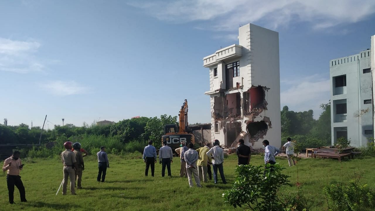 Bahujan Samaj Party (BSP) MLA Mukhtar Ansari’s illegally-owned property was demolished on Thursday, 27 August morning in Lucknow’s Dalibagh locality.