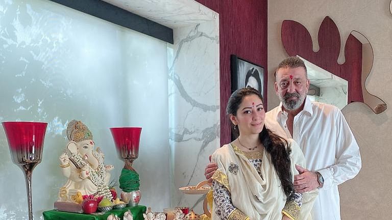 Sanjay Dutt with wife Maanayata.