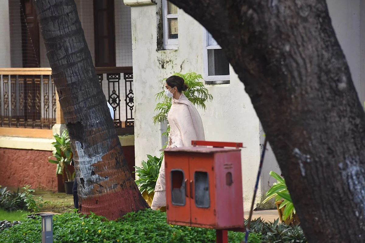 Deepika Padukone leaves NCB office after five hours of interogation.