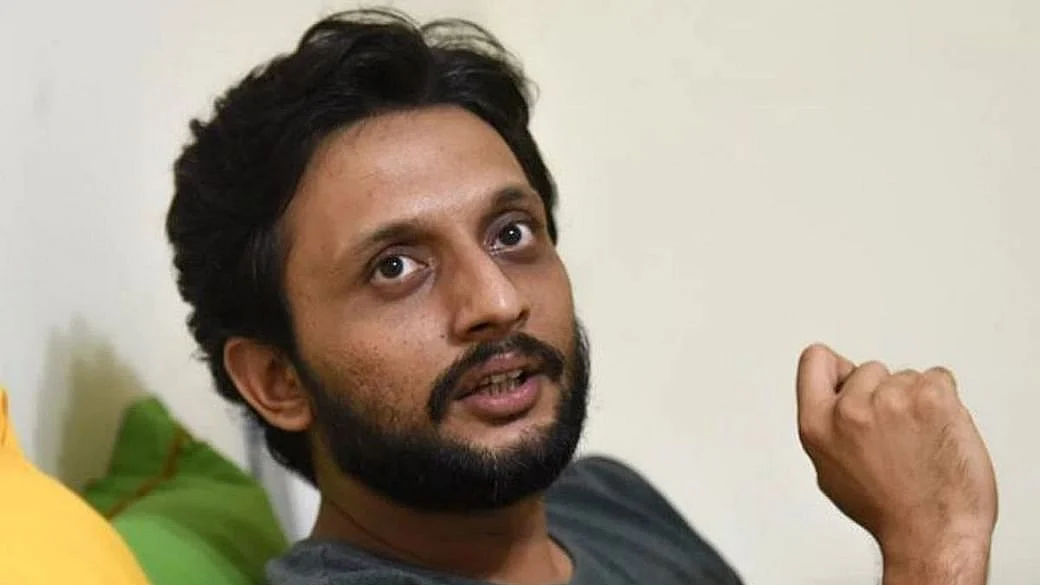 Zeeshan Ayyub shares a poem as he comes out to support Umar Khalid after he was arrested.