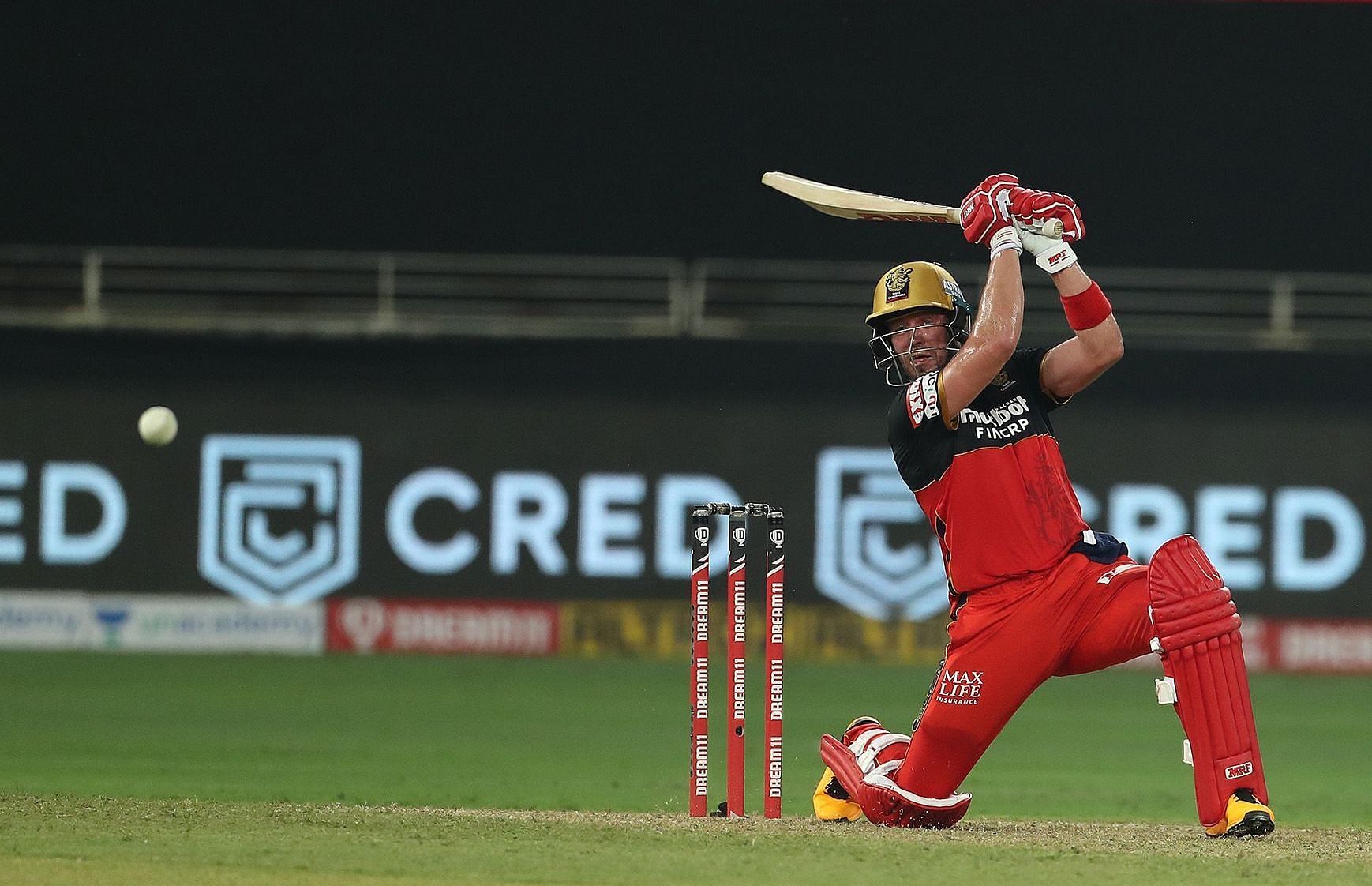 AB de Villiers of the Royal Challengers Bangalore. The match between Kings XI Punjab (KXIP) Vs Royal Challengers Bangalore (RCB) will start at 7:30 PM IST.