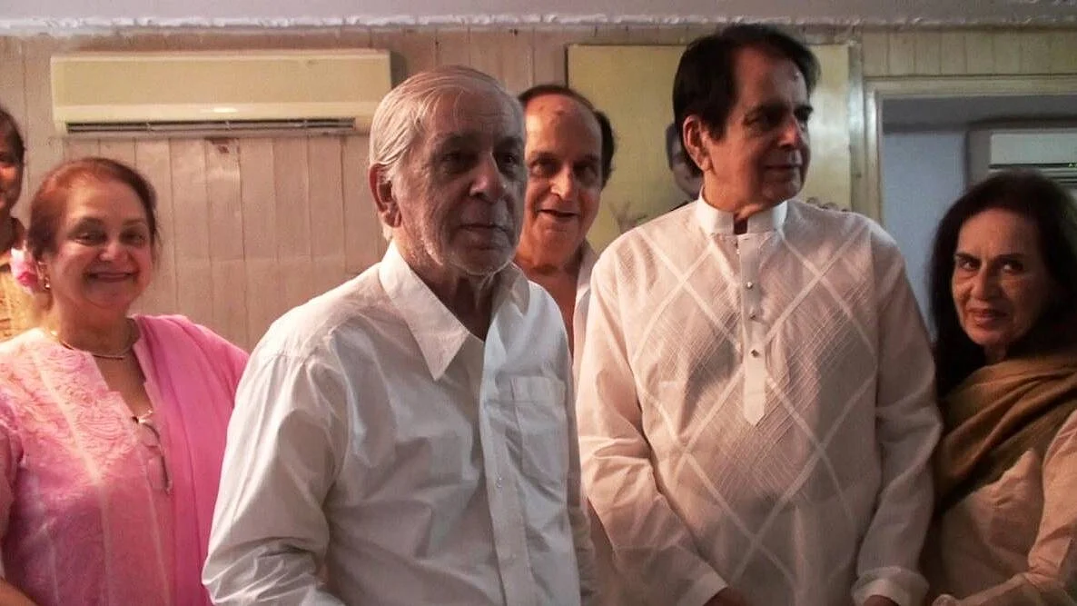 Dilip Kumar's younger brother Ehsan Khan passes away.