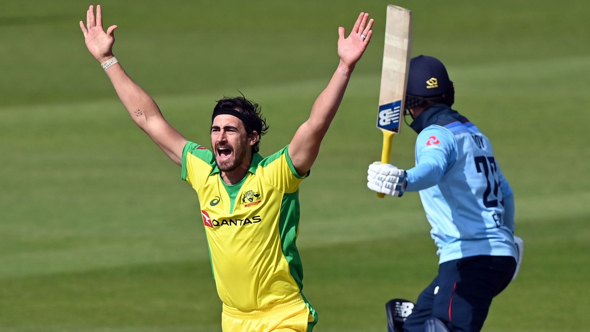 Australian fast bowler Mitchell Starc gave England’s Adil Rashid a warning for stepping out of his crease before he bowled the ball.