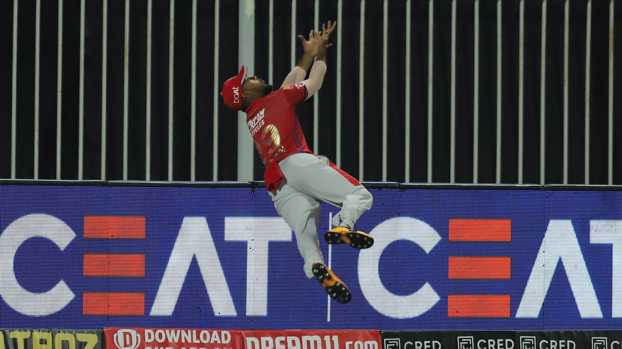Kings XI Punjab’s Nicholas Pooran displayed an unbelievable piece of fielding during their Indian Premier League match against Rajasthan Royals.