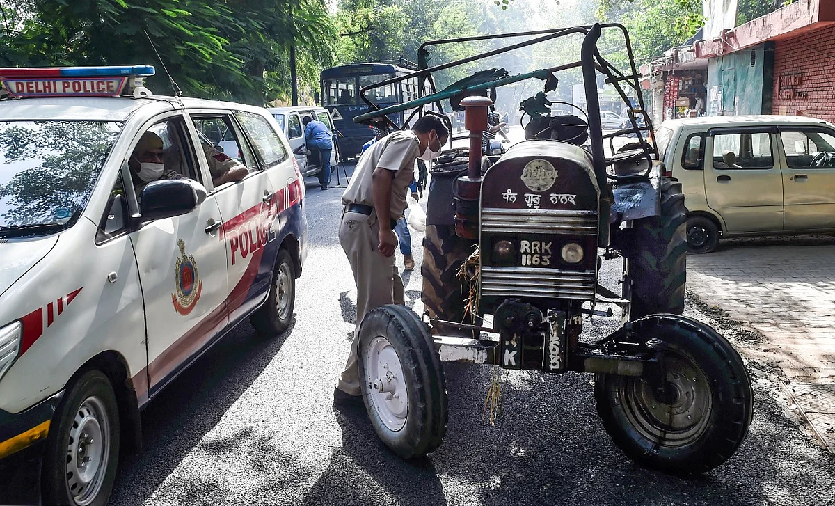 Tractor Set Ablaze in Delhi, Punjab CM Says Shows Farmers’ Anger