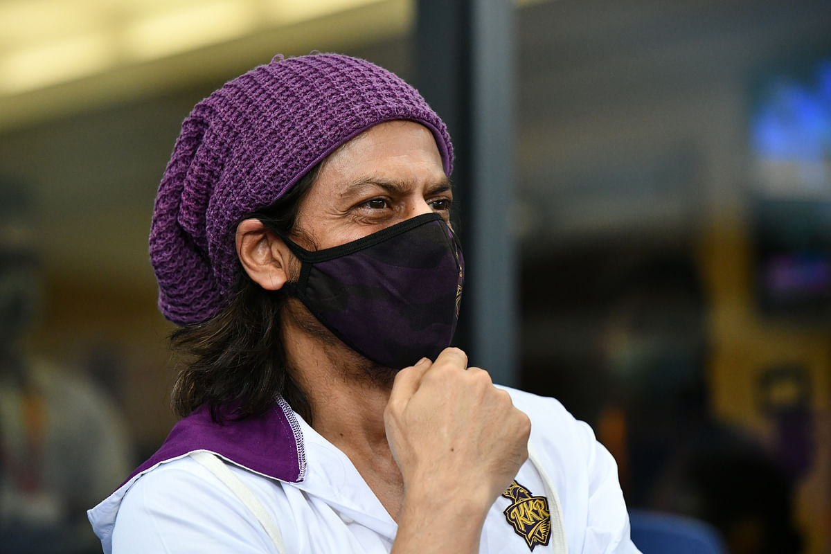  Shah Rukh Khan was seen in the UAE today, cheering for his IPL team KKR. 