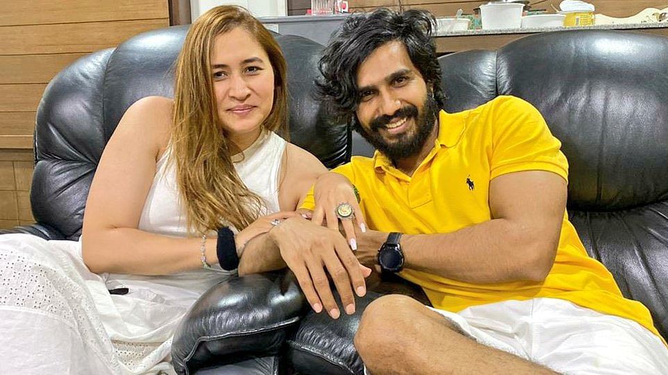 Jwala Gutta has announced her engagement to Tamil actor and producer Vishnu Vishal.