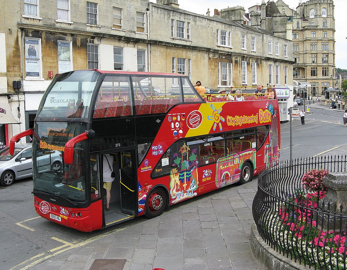 This photo was taken by Adrian Pingstone on 28 July 2008.