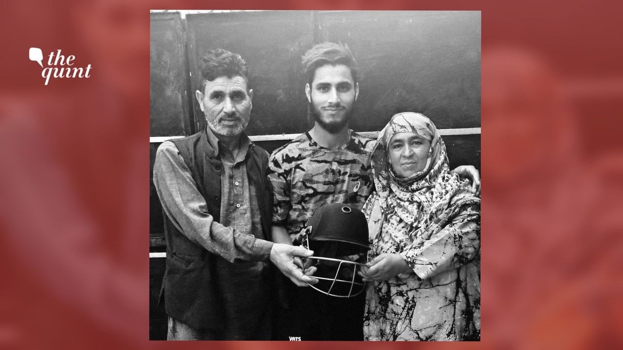 Shabir ‘Lefty’ posing with the special helmet that he received from Irfan Pathan, with his parents (on either side).