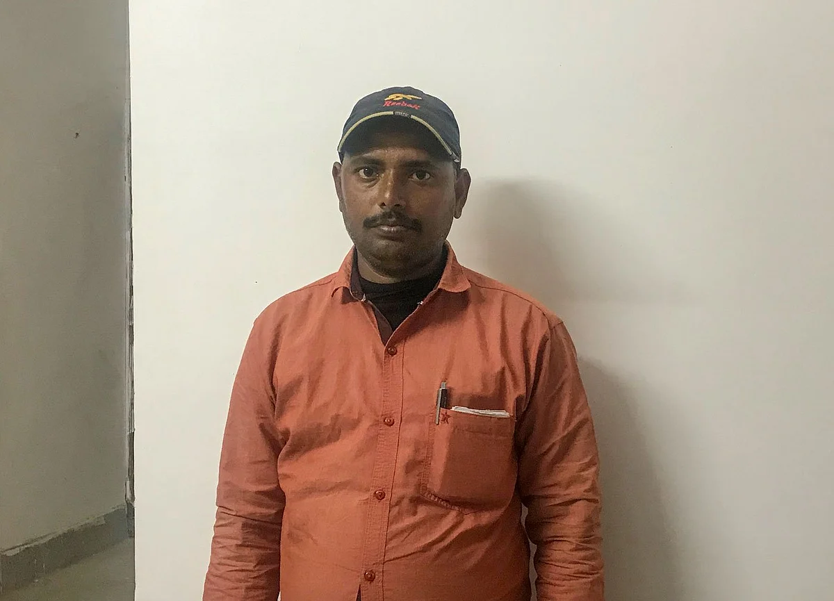 <i>Ajit Kumar Manjhi works in Jehanabad district: for convincing men to undergo vasectomies, he earns Rs. 400 per person enlisted.</i>