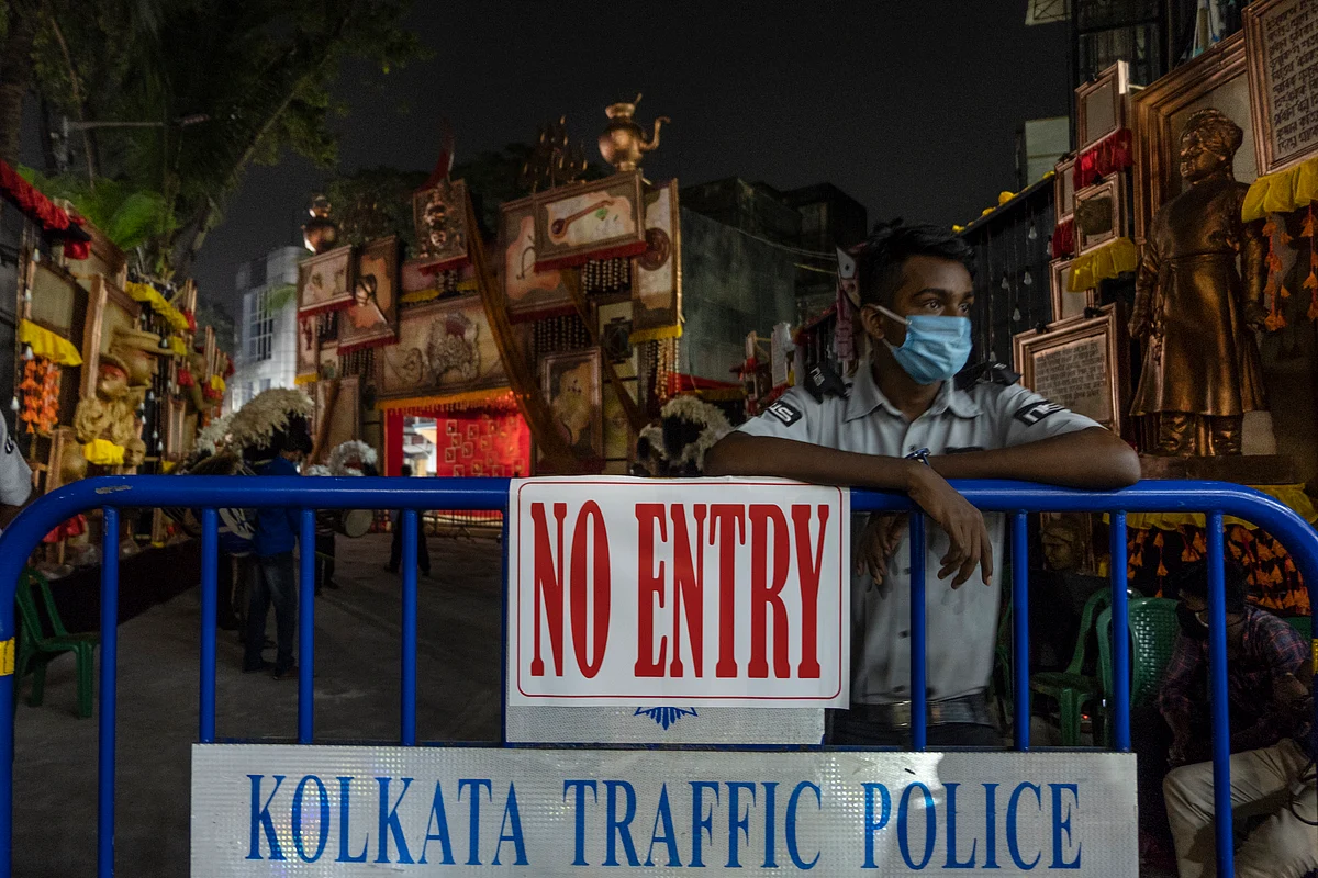 Barricades at Tridhara, Ballygunge.