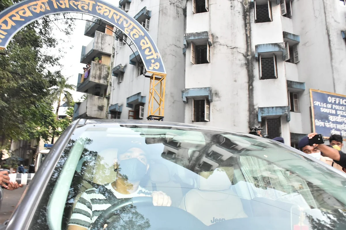 Rhea Chakraborty leaves the Byculla jail.