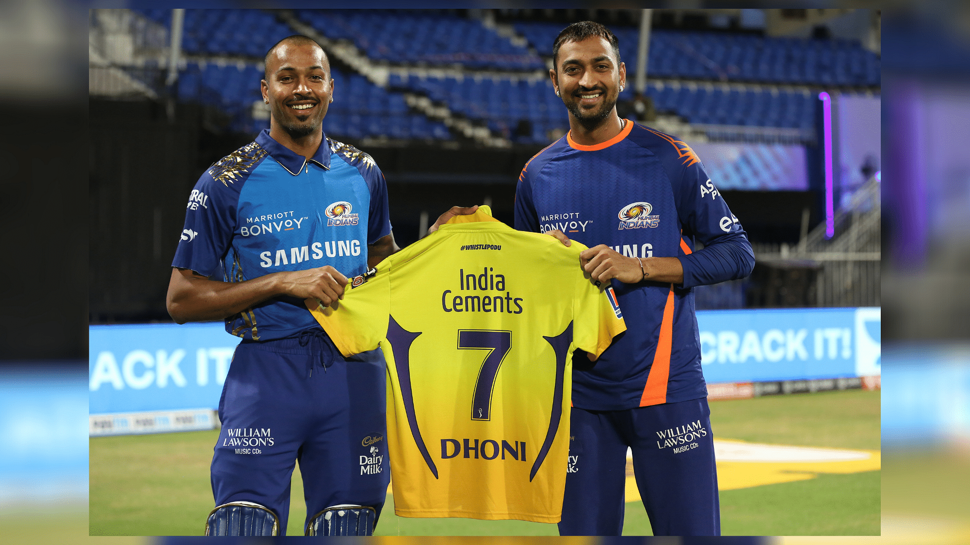 MS Dhoni gave the Pandya brothers his jersey.&nbsp;