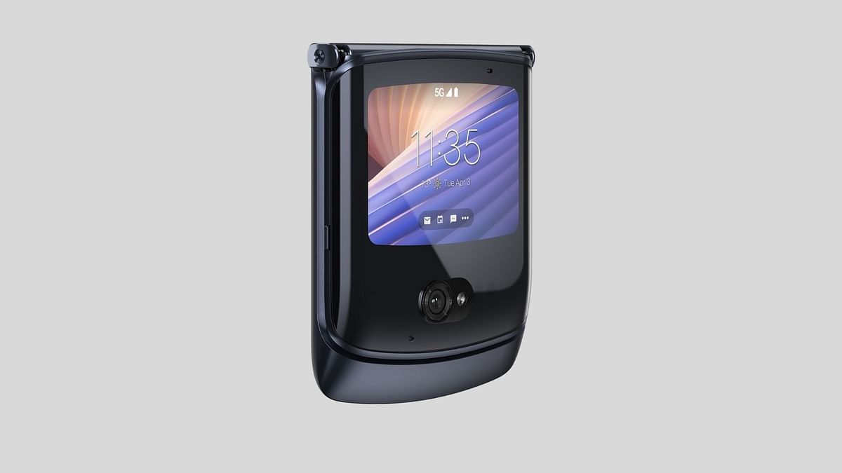 The Razr 5G easily outshines competition and is indisputably the world’s best clamshell-style foldable smartphone.