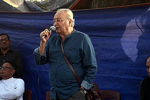 Soumitra Chatterjee in a protest march in Kolkata in 2019, against a film being taken off theatres due to intimidation from government authorities.