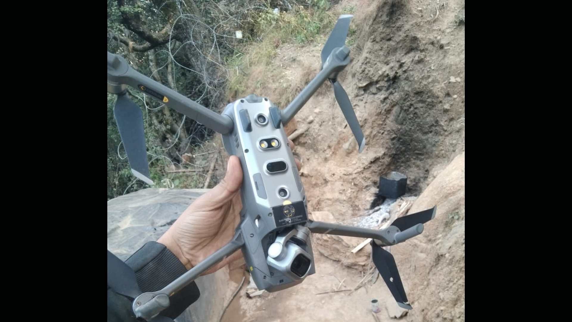 The quadcopter is a DJI Mavic 2 Pro model, the official account of the Chinar Corps tweeted.