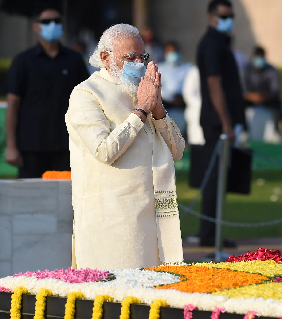 PM Modi pays tribute to Mahatma Gandhi at Rajghat
