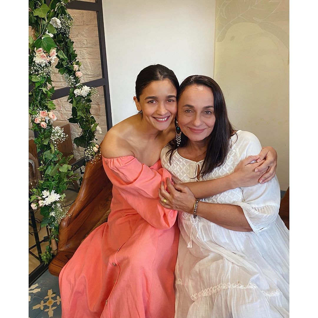 Alia Bhatt and Shaheen Bhatt penned special messages for Soni Razdan on her birthday.