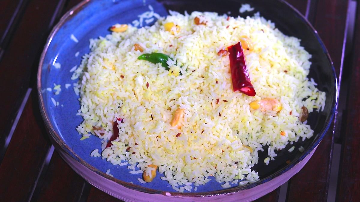 Craving for pujo food? Here's how you can cook up some special dishes at home.