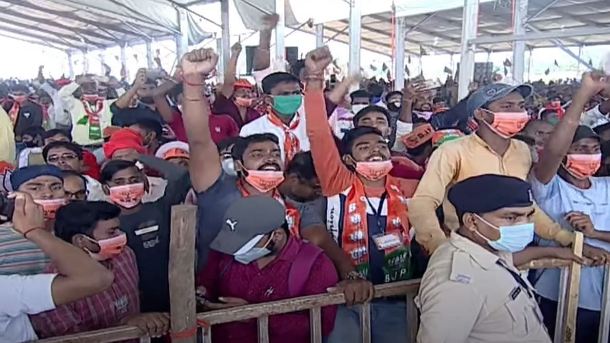  Social Distancing Cast Aside at PM Modi’s & Rahul’s Bihar Rallies