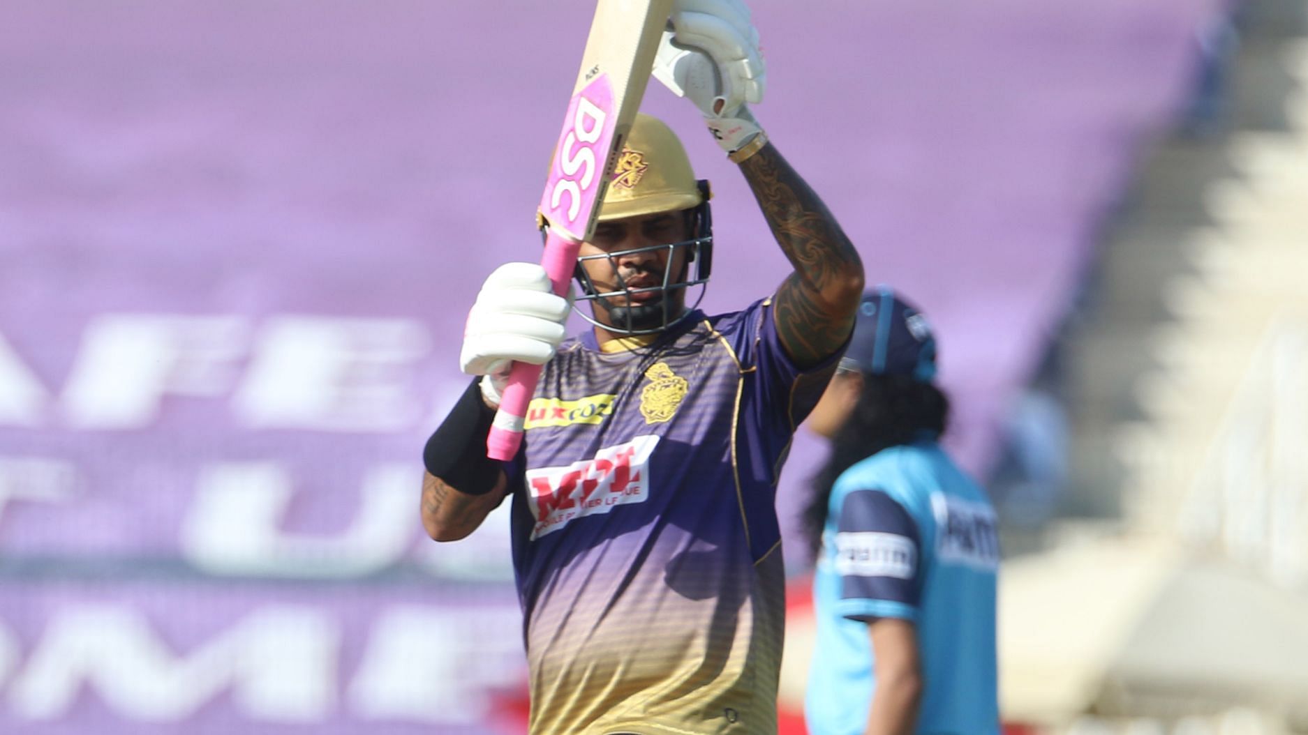 After an initial collapse KKR posted a solid 194/6 in their 20 overs vs Delhi Capitals.