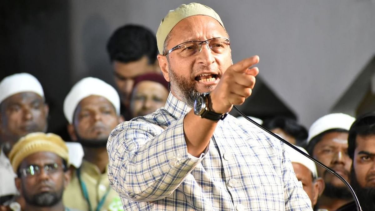Owaisi Partners AMMK, Debunks Charge of Being BJP’s ‘B Team’
