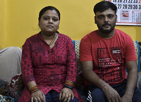 Suman visiting her parents and brother for the first time after her wedding.