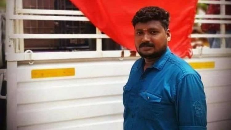 A branch secretary of the CPI(M) in Kerala was stabbed to death, allegedly by local BJP workers, in Chittilangad in the state's Thrissur district on Sunday, 4 October. The deceased has been identified as PU Sanoop, 26, from Puthussery.