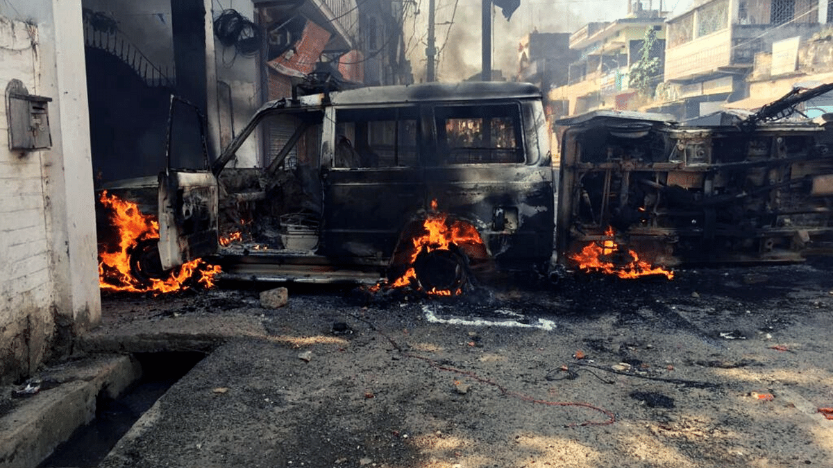 At least 3 police stations were vandalised, with vehicles in the compound set ablaze.