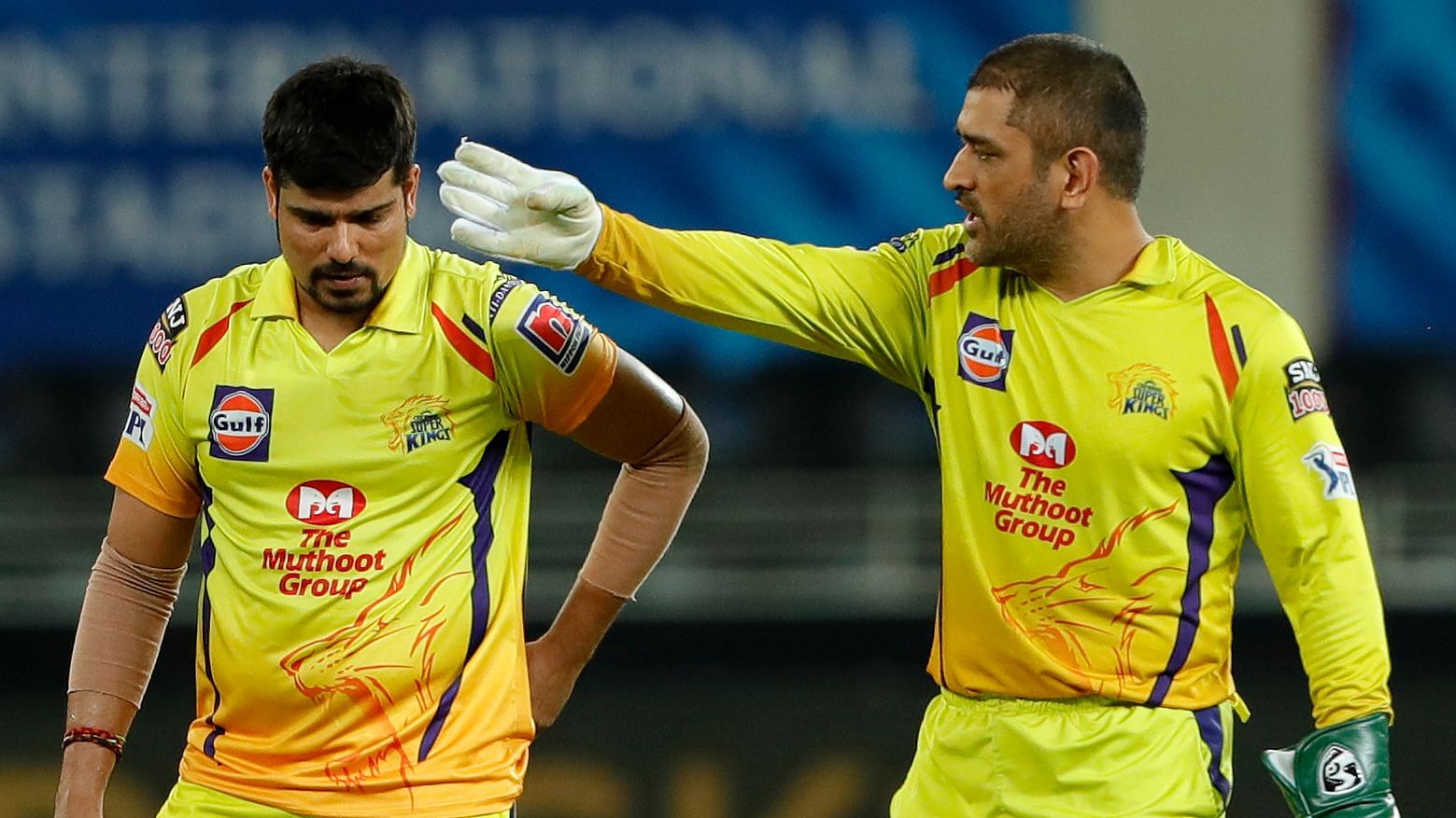 Karn Sharma and MS Dhoni during CSK’s IPL 2020 match against Sunrisers Hyderabad.