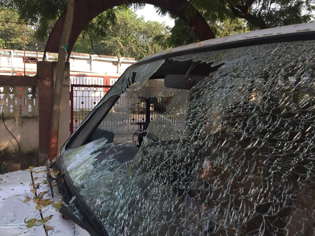 At least 3 police stations were vandalised, with vehicles in the compound set ablaze.