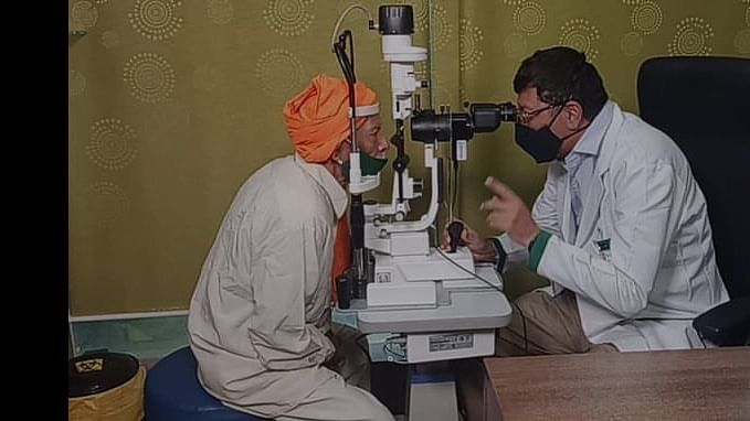 'Baba ka Dhaba' Couple Gets Free Cataract Surgery From Delhi Doc
