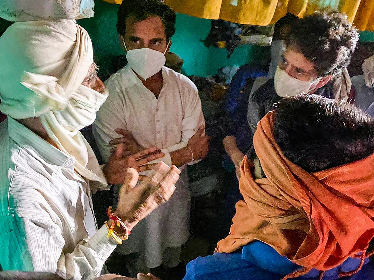 Congress leaders Priyanka Gandhi Vadra and Rahul Gandhi meet the family members of a 19-year-old Dalit woman who died after being allegedly raped two weeks ago, at Bulgadi village in Hathras, Saturday, 3 October. 