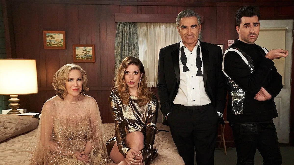 Why Censoring a Same-Sex Kiss In ‘Schitt’s Creek’ Is Just Wrong