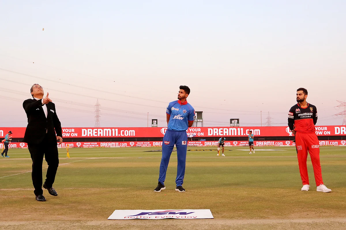 Delhi Elect to Bowl vs RCB as Both Teams Look to Seal Top 2 Spot