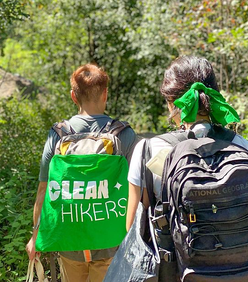 This South Korean Hiker Group Is Turning Garbage Scraps Into Art