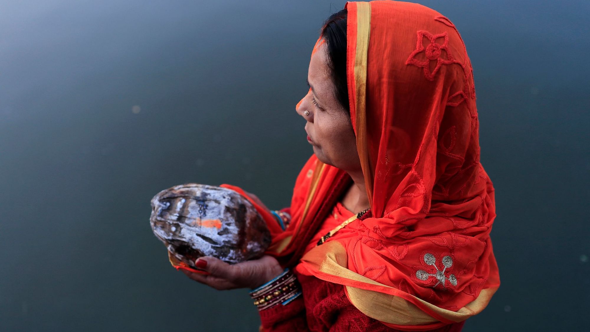 Chhath Puja 2020 COVID Restrictions: While Delhi and Jharkhand have banned Chhath puja from water bodies, Bihar has made masks mandatory. 