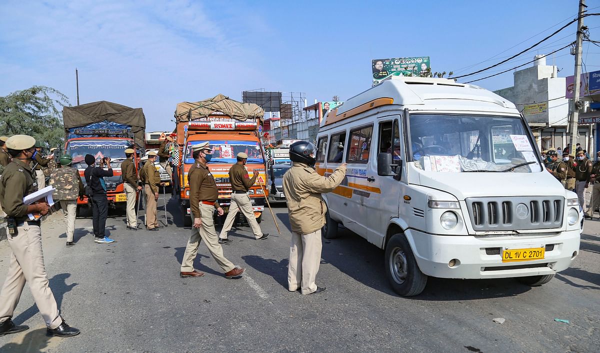 The farmers, who are carrying ration and wood, said they will hold sit-in protests whenever stopped. 