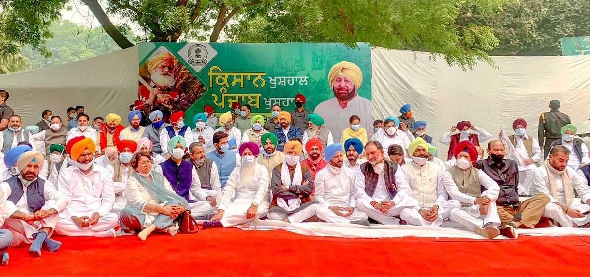 Amarinder Singh reiterated his appeal to MLAs of other Punjab parties to join in the dharna in the state’s interest.
