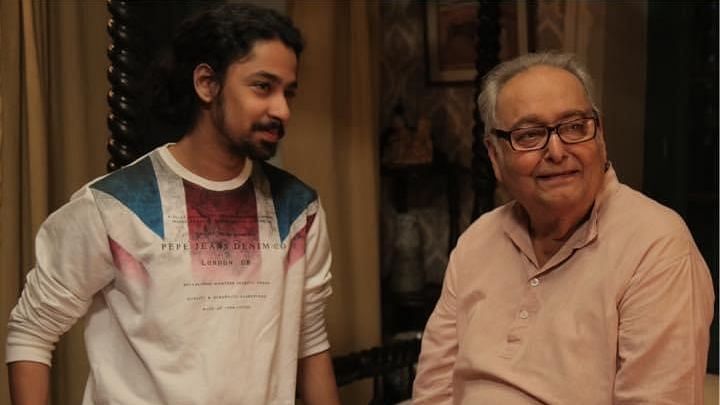 Riddhi Sen with Soumitra Chatterjee.