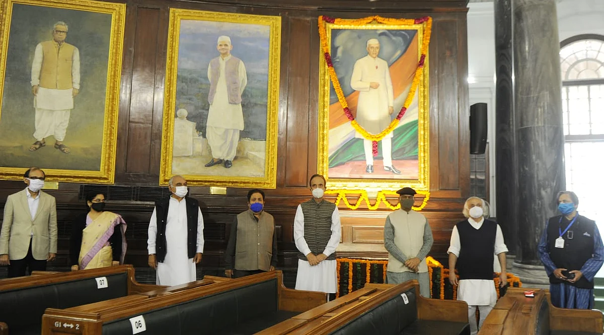 Parliamentary members paying tribute to Pandit Nehru on his birthday. 