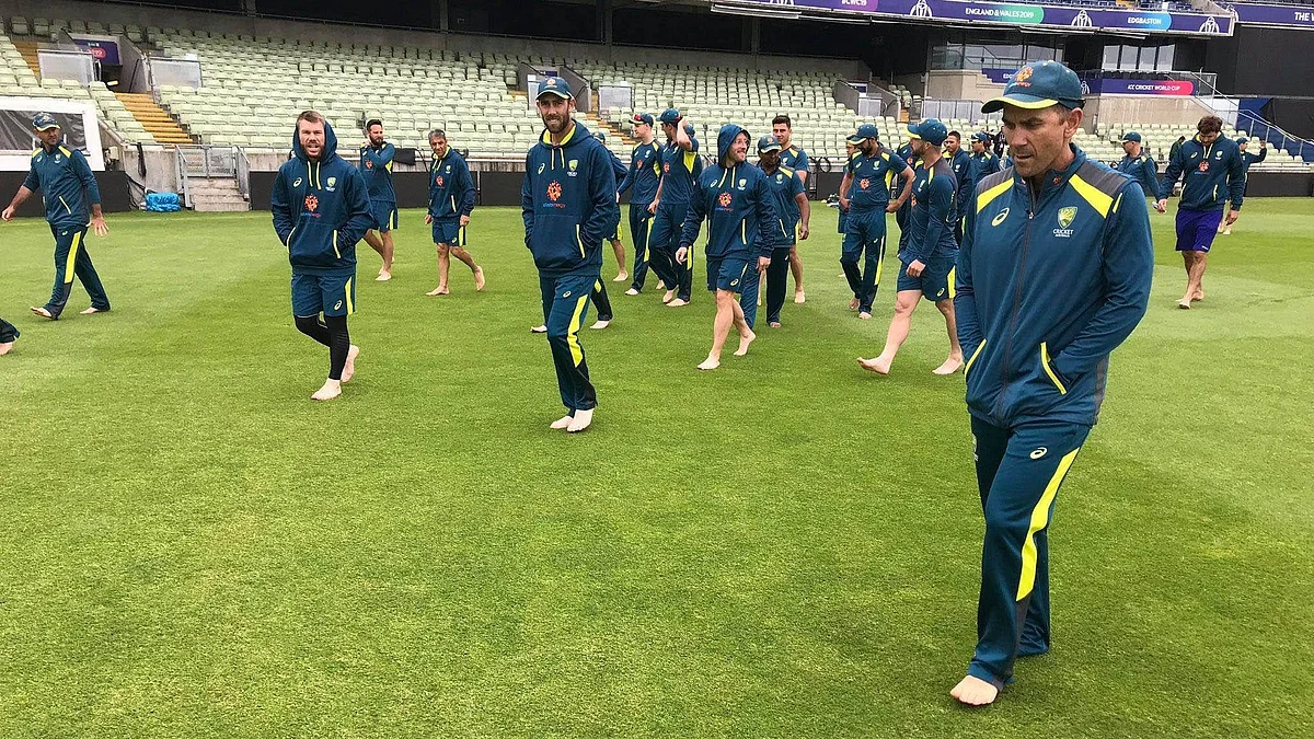 Australian team barefoot during a training session. 
