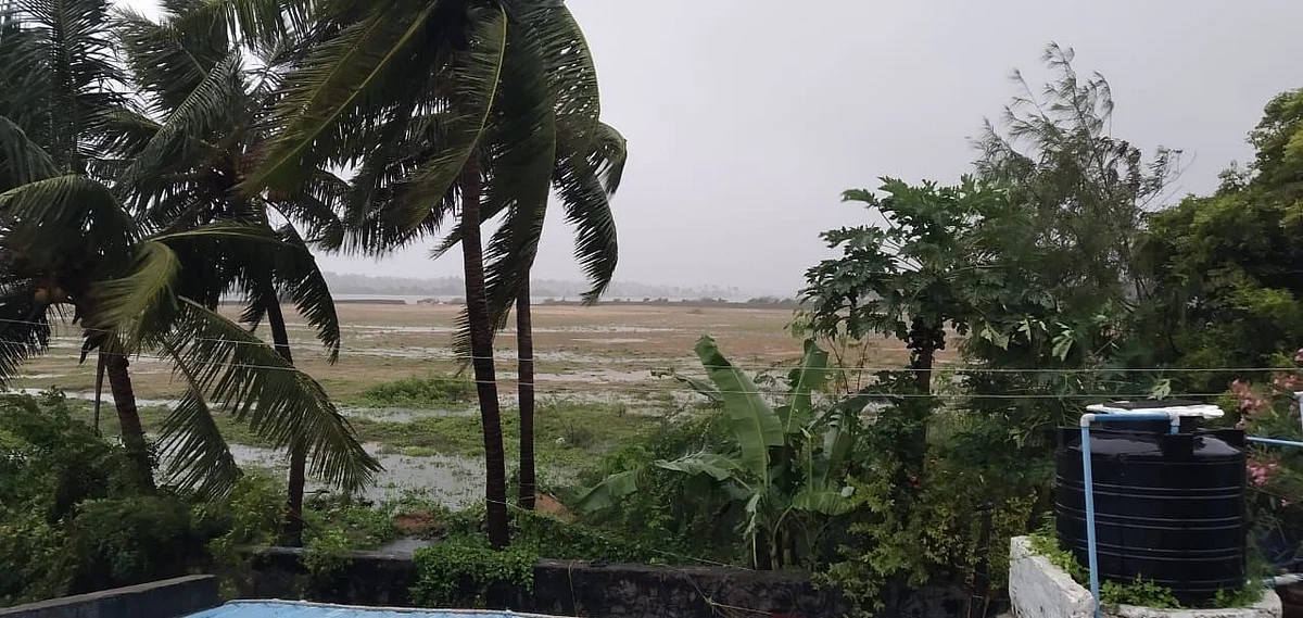 Many fishermen from Karaikal, who had ventured into the sea for fishing have not been traced.