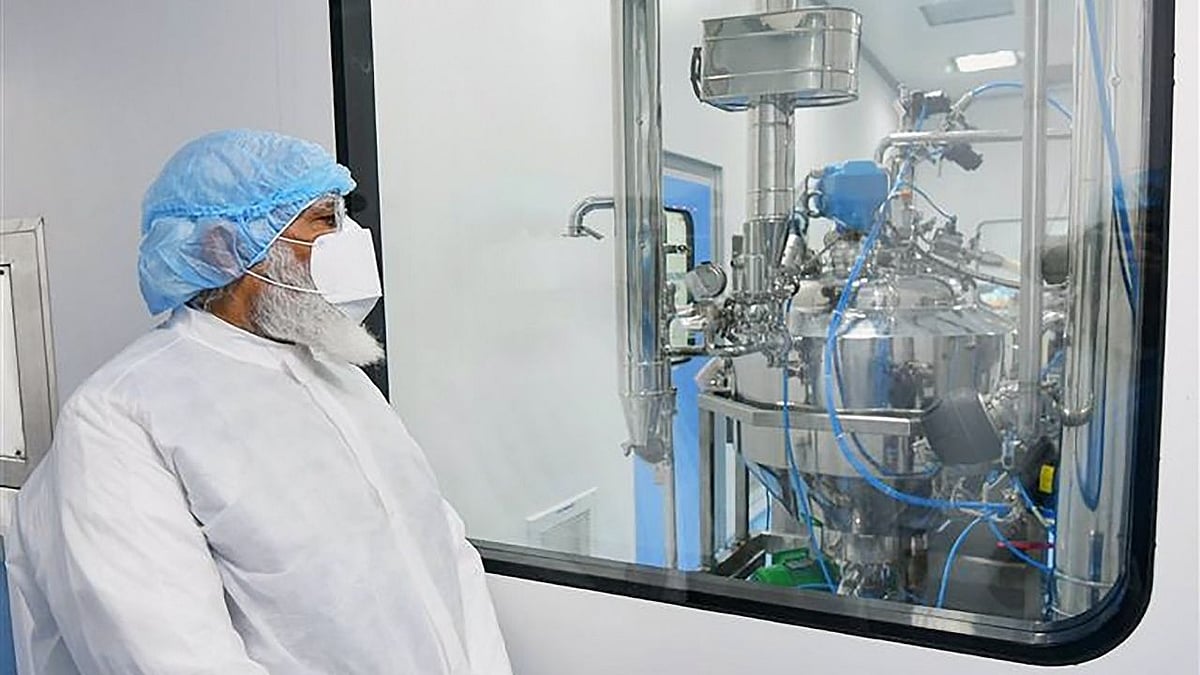 PM Modi Wraps up COVID Vaccine Facility Review in Guj, Hyd & Pune