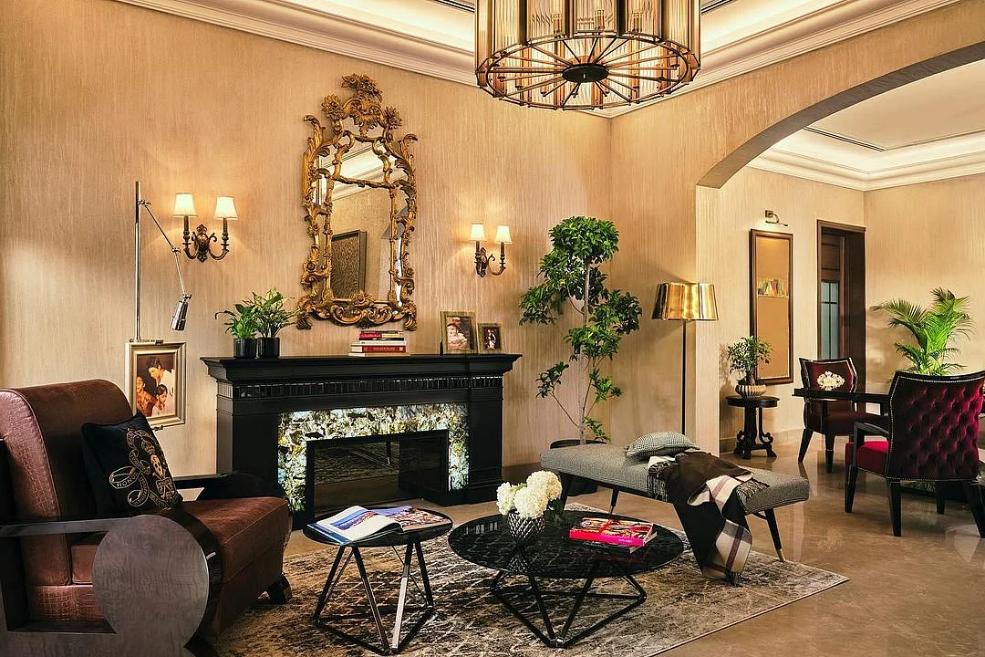 If You’ve Ever Dreamt of Living in SRK’s House, Here’s Your Chance