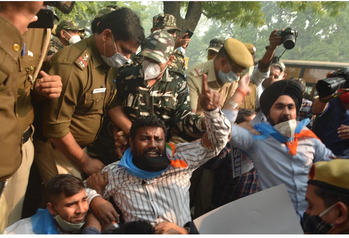 The students of NSUI who were protesting were detained by the police.