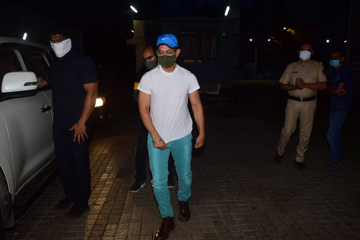 Aamir Khan clicked outside a multiplex on Tuesday, 17 November.